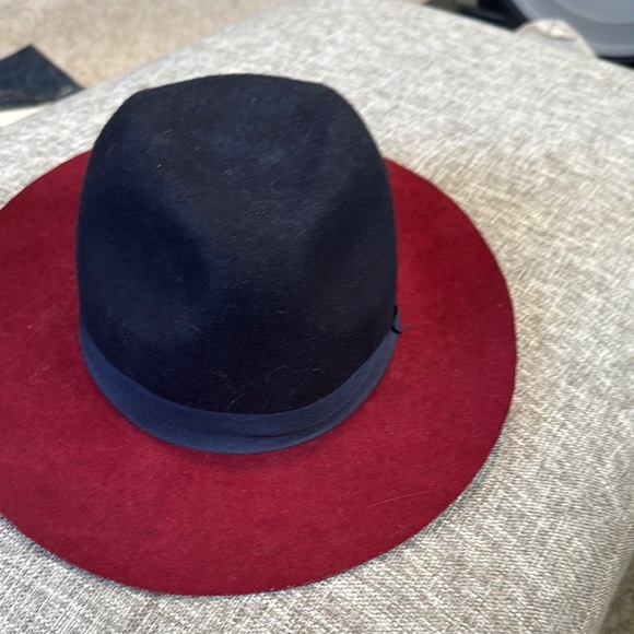 Ecote Black and Red Fedora Hat with Two-Tone Design - Picture 3 of 7